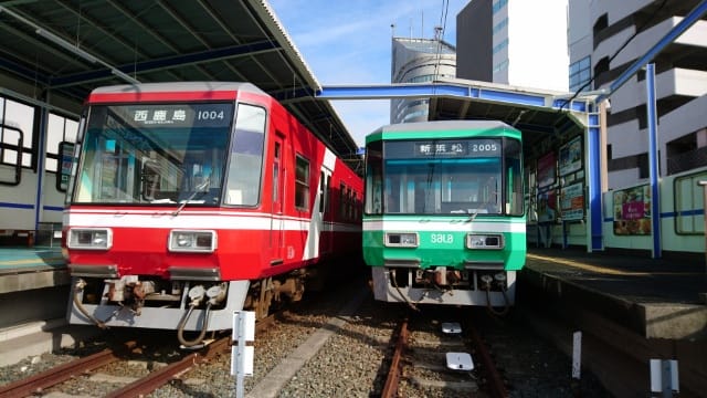 /tmp/phphH7rfi /tmp/phphH7rfi