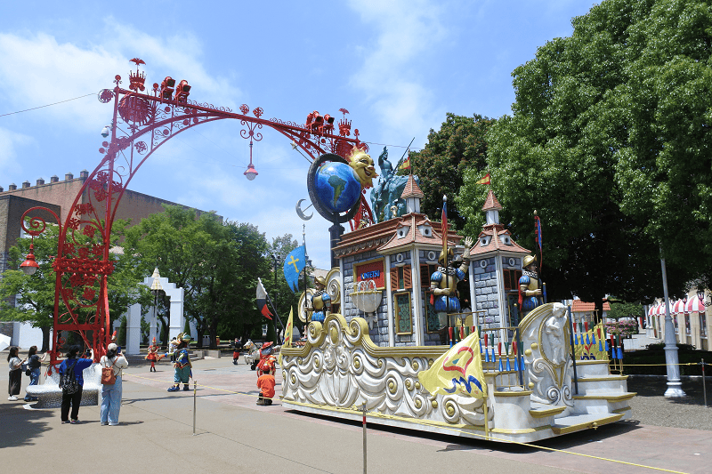 【三重志摩】西班牙村既有驚叫遊樂設施、又有花車遊行及異國