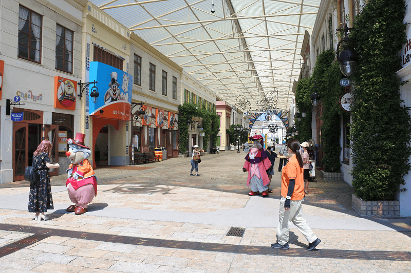 【三重志摩】西班牙村既有驚叫遊樂設施、又有花車遊行及異國