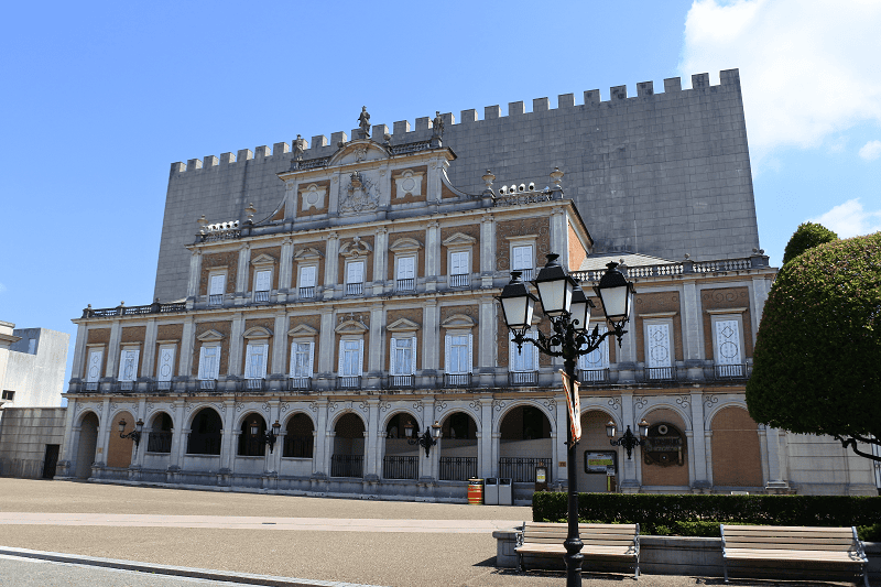 【三重志摩】西班牙村既有驚叫遊樂設施、又有花車遊行及異國