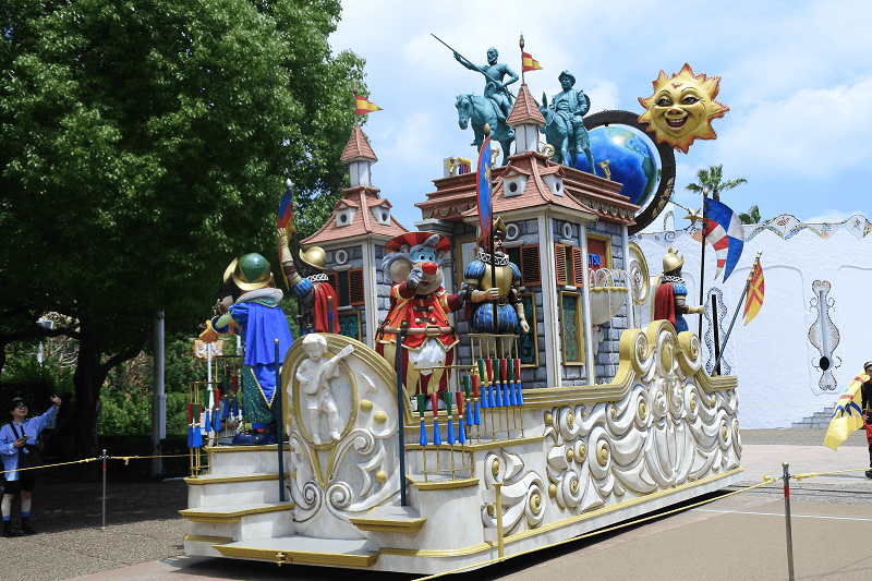 【三重志摩】西班牙村既有驚叫遊樂設施、又有花車遊行及異國