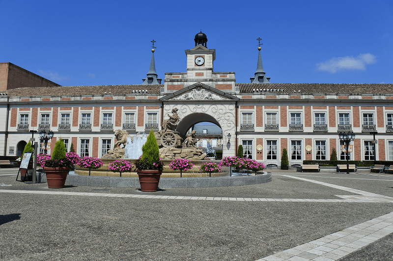 【三重志摩】西班牙村既有驚叫遊樂設施、又有花車遊行及異國