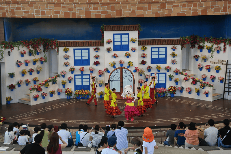 【三重志摩】西班牙村既有驚叫遊樂設施、又有花車遊行及異國