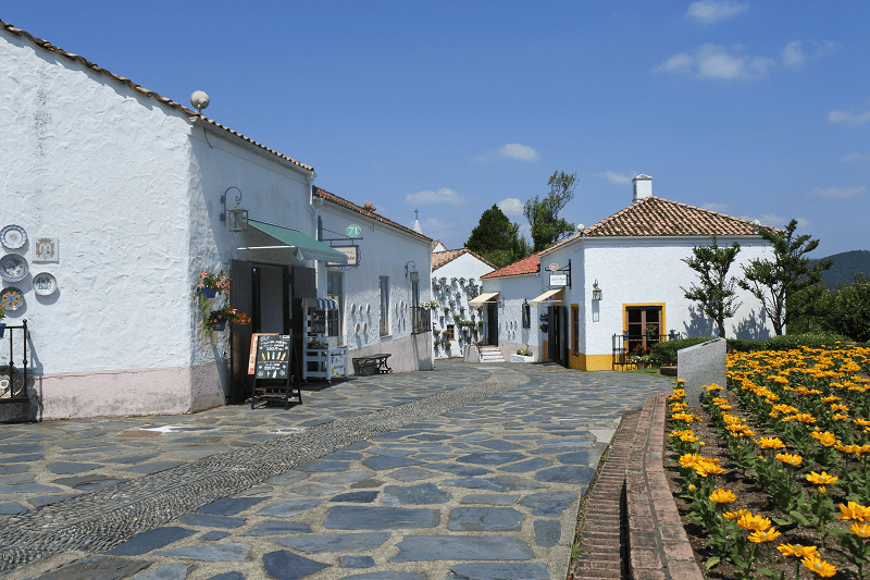 【三重志摩】西班牙村既有驚叫遊樂設施、又有花車遊行及異國