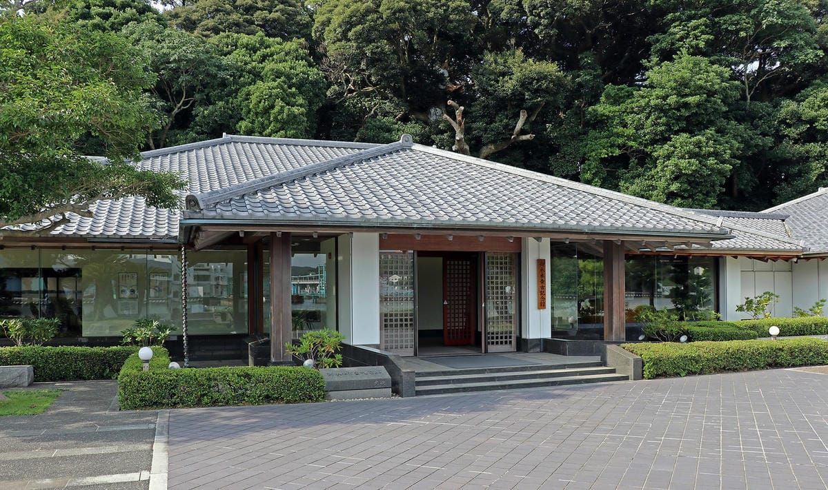 /tmp/phpE9gUoR /tmp/phpE9gUoR