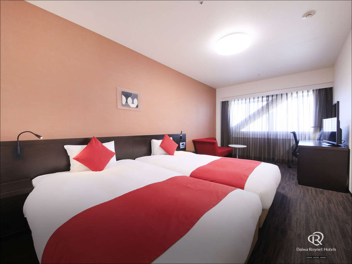 〈ツインルーム〉ベッドは隣接している部屋と離れている部屋がございます。