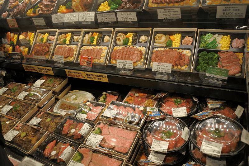 【鐵路便當】在特急HARUKA號享用新大阪車站購買的便當 【鐵路便當】在特急HARUKA號享用新大阪車站購買的便當