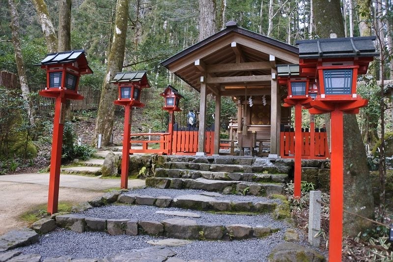 【京都鞍馬貴船】貴船神社夏天吃流水麵、秋天賞楓、冬天看階