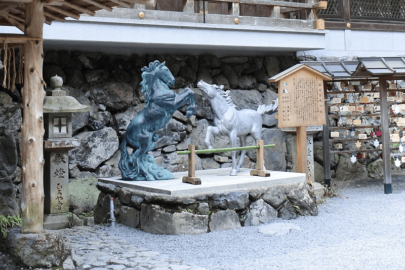 【京都鞍馬貴船】貴船神社夏天吃流水麵、秋天賞楓、冬天看階