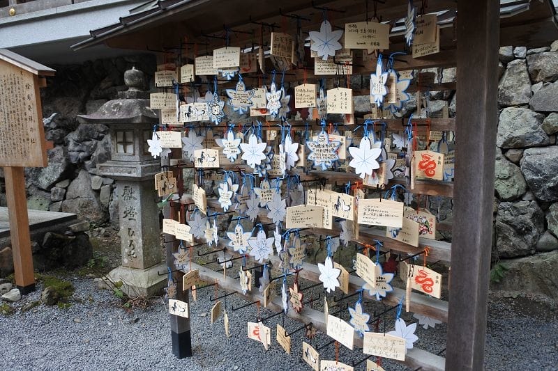 【京都鞍馬貴船】貴船神社夏天吃流水麵、秋天賞楓、冬天看階