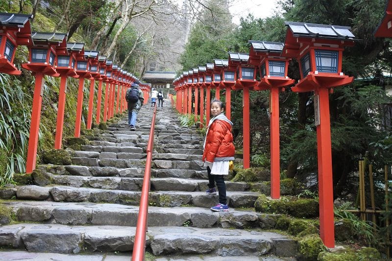 【京都鞍馬貴船】貴船神社夏天吃流水麵、秋天賞楓、冬天看階