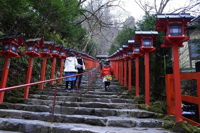 【京都鞍馬貴船】貴船神社夏天吃流水麵、秋天賞楓、冬天看階