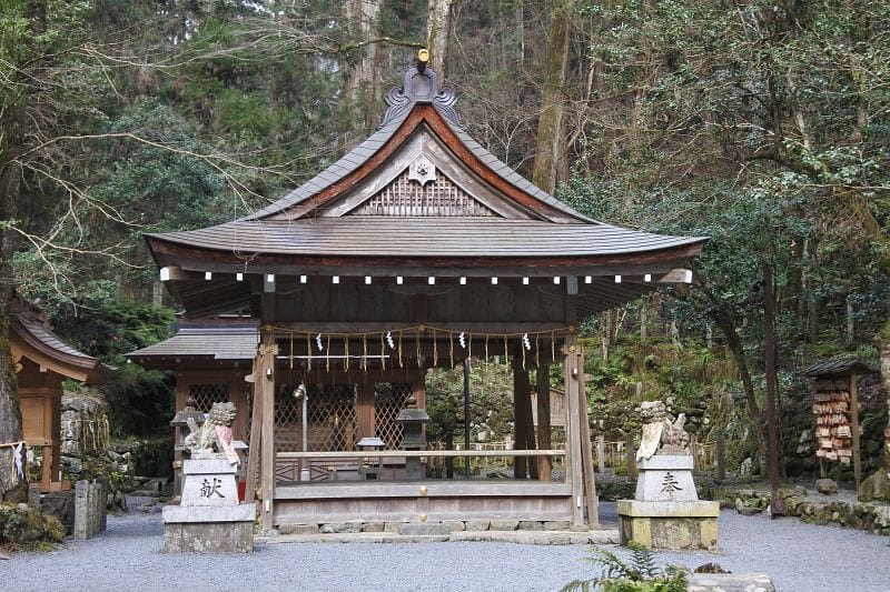 【京都鞍馬貴船】貴船神社夏天吃流水麵、秋天賞楓、冬天看階