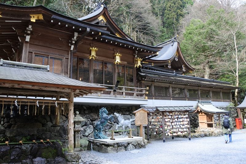 【京都鞍馬貴船】貴船神社夏天吃流水麵、秋天賞楓、冬天看階