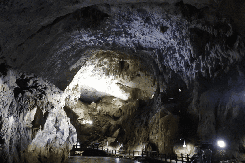 【山口美禰】山口縣最知名的景點秋芳洞日本三大鐘乳之一、高 【山口美禰】山口縣最知名的景點秋芳洞日本三大鐘乳之一、高