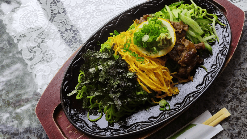 【山口美禰】在秋吉台的台觀望品嘗山口名物