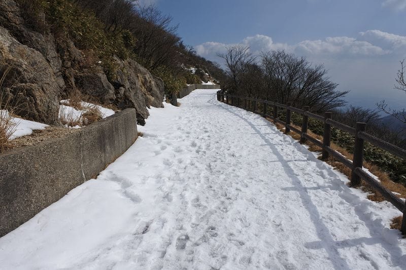 【三重湯之山溫泉】搭乘纜車前往御在所岳山頂秋有紅葉、冬有