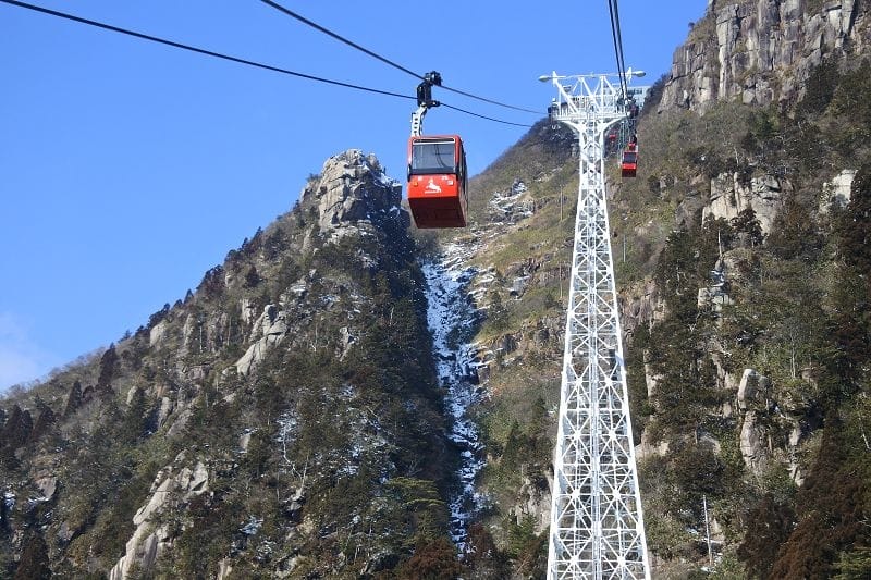 【三重湯之山溫泉】搭乘纜車前往御在所岳山頂秋有紅葉、冬有