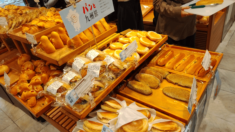 【福岡博多】在車站2樓麵包店到特急上用餐